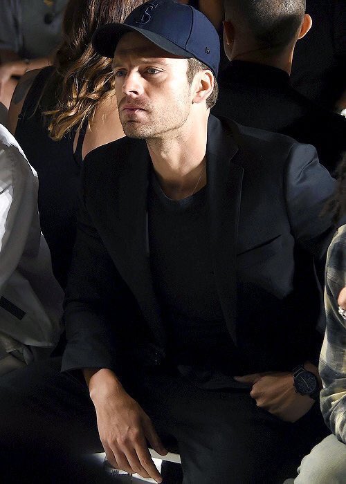 iSebcstianStan's tweet photo. #NYFW https://t.co/m0uL6zncmt