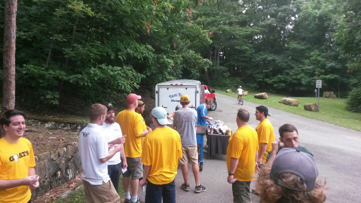FairmontFlyers's tweet photo. Shout out to our sponsor for the great lunches #YumYumHoagies #WVCup #WVDiscGolf https://t.co/gzlVO4Vo2E