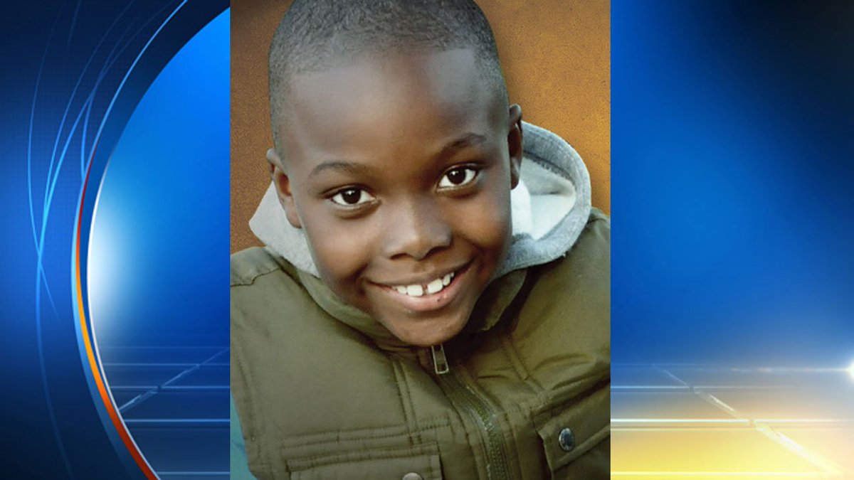 10-year-old boy's rendition of the National Anthem wows crowd at the School Expo bit.ly/29LhwqV?utm_me… https://t.co/HpB1L0FIU0