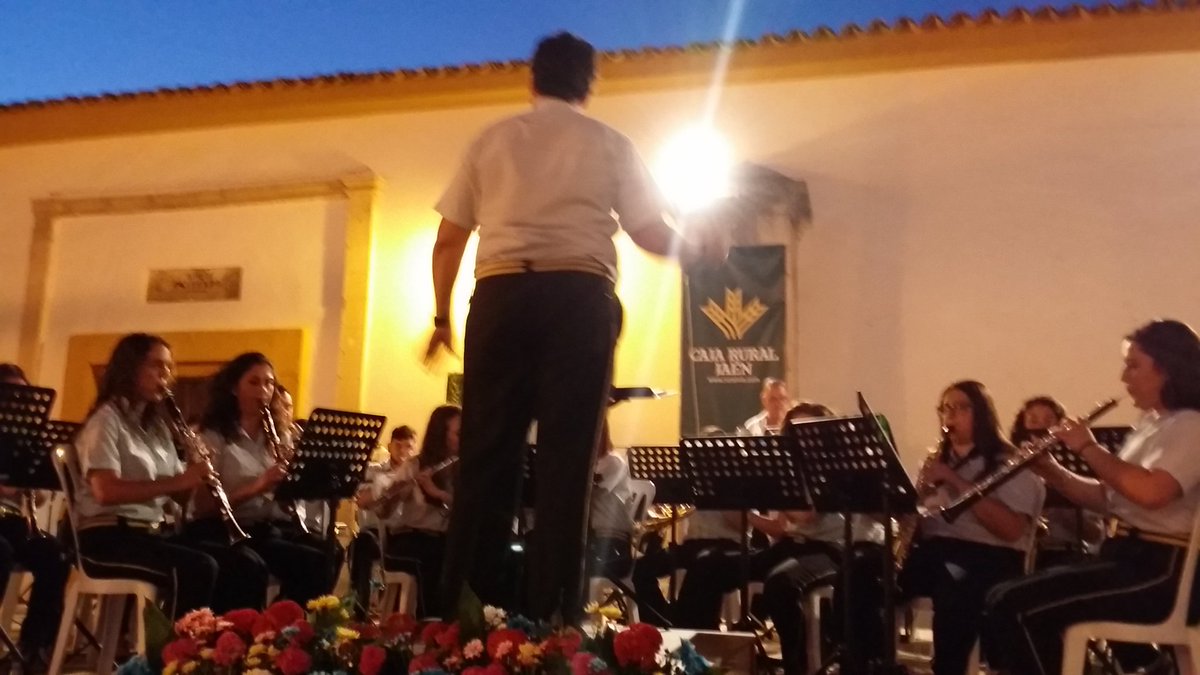AytoEscanuela's tweet photo. Actuaciones de la Banda @OrtegayCortes y @BandadeSka en el X CERTAMEN DE BANDAS "VILLA DE ESCAÑUELA" #Escañuela https://t.co/lT5yL49kjx