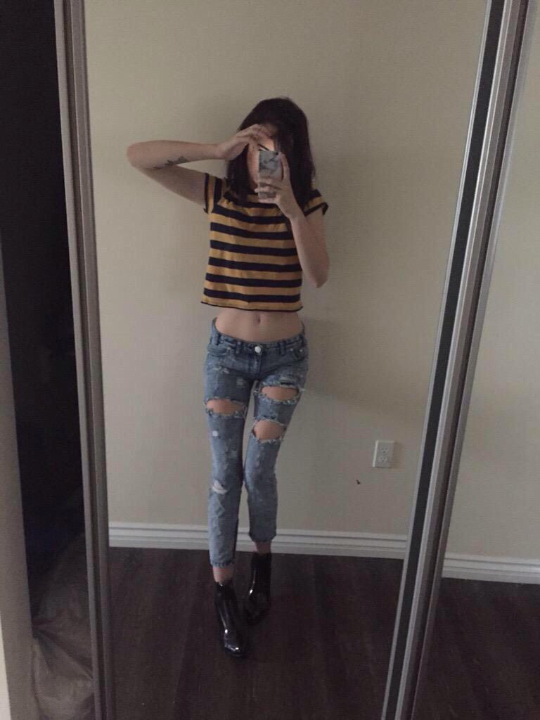 Thigh gap is the prettiest thing in a human body #thinspo, image size:768x1024