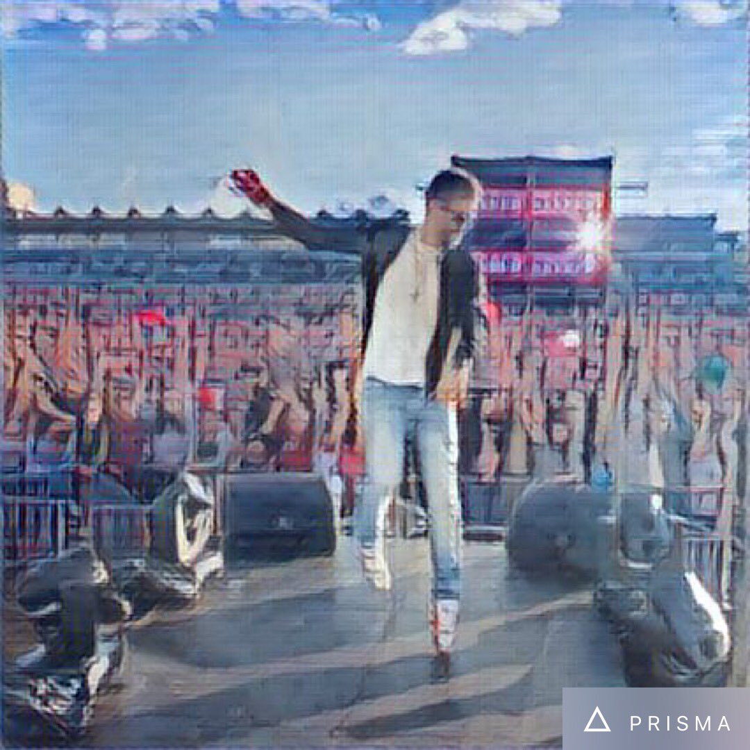 tionebduab's tweet photo. Cette photo de @Dario_MDj J'en suis Fan c'était un moment magique au #SMT2016 et le Set de Dario 😍 https://t.co/3GRKdY3GSa