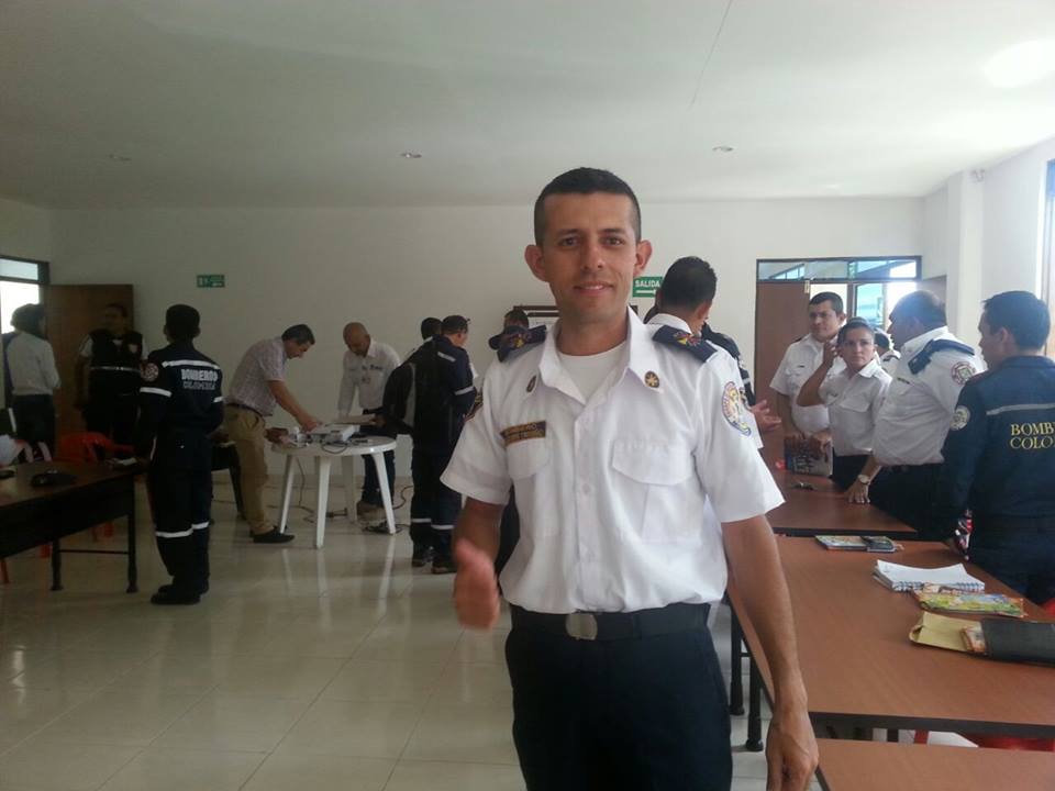 Reunión de Comandantes de los Cuerpo de Bomberos del Huila con la CAM.