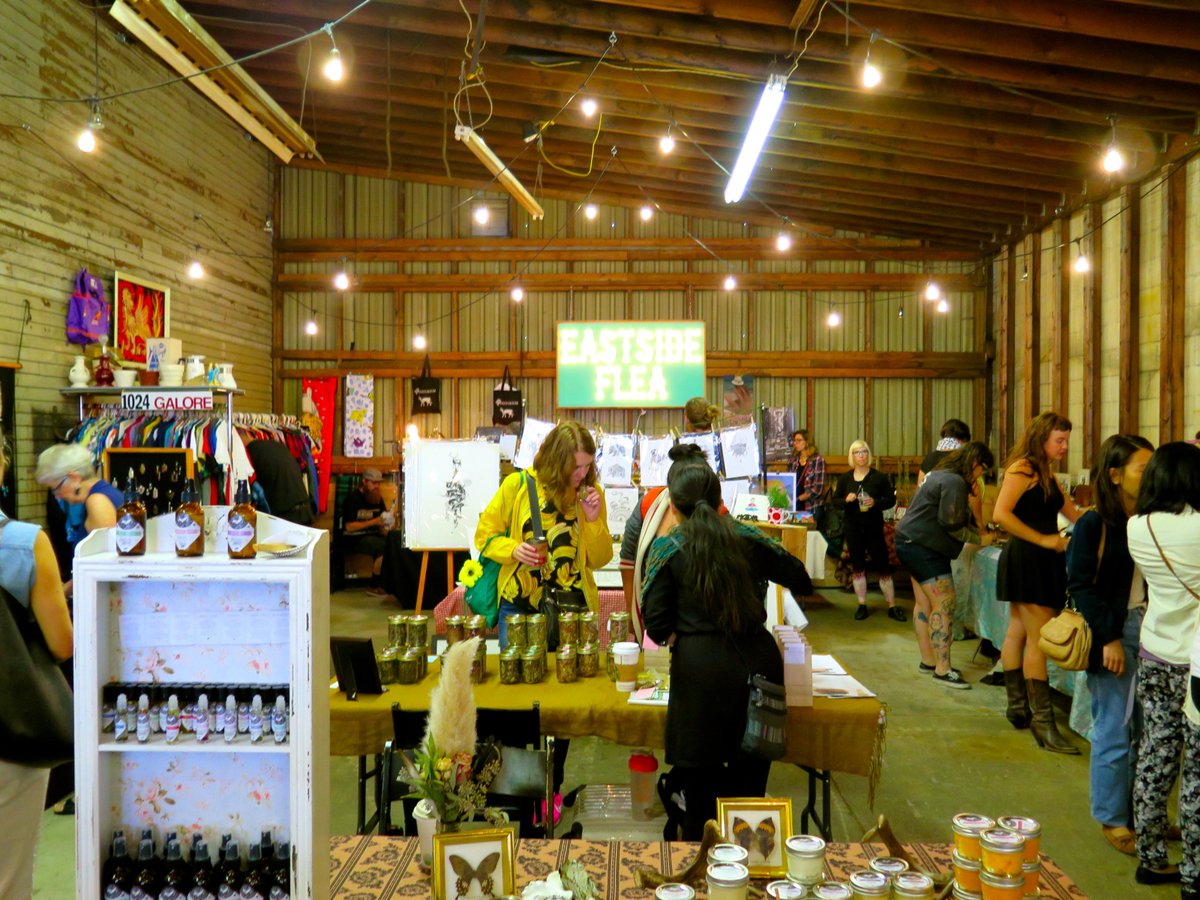 johnleewriter's tweet photo. Checked out the cool new home of #Vancouver's Eastside Flea #LPinBC https://t.co/n6jYzYXrGJ