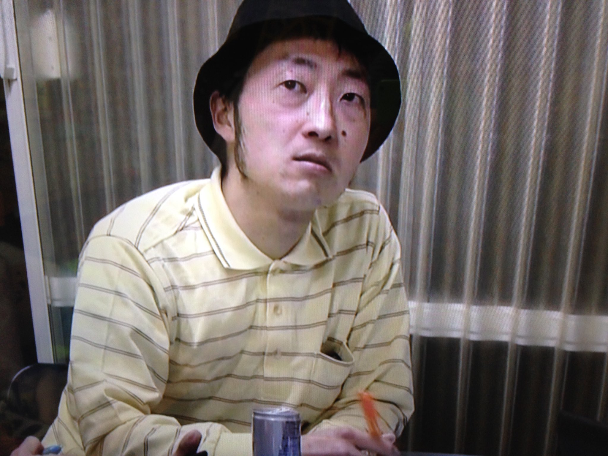 山口高史 ほんとにあった呪いのビデオ ５２巻で一番面白かったのは 投稿者から怪異現象の手掛かりの女性の人相を聞いて似顔絵を自分で描いた井ノ上謙介演出助手が 絵の出来が微妙で手掛かりが集まらず お前の絵が悪いんじゃない って怒られてたとこ