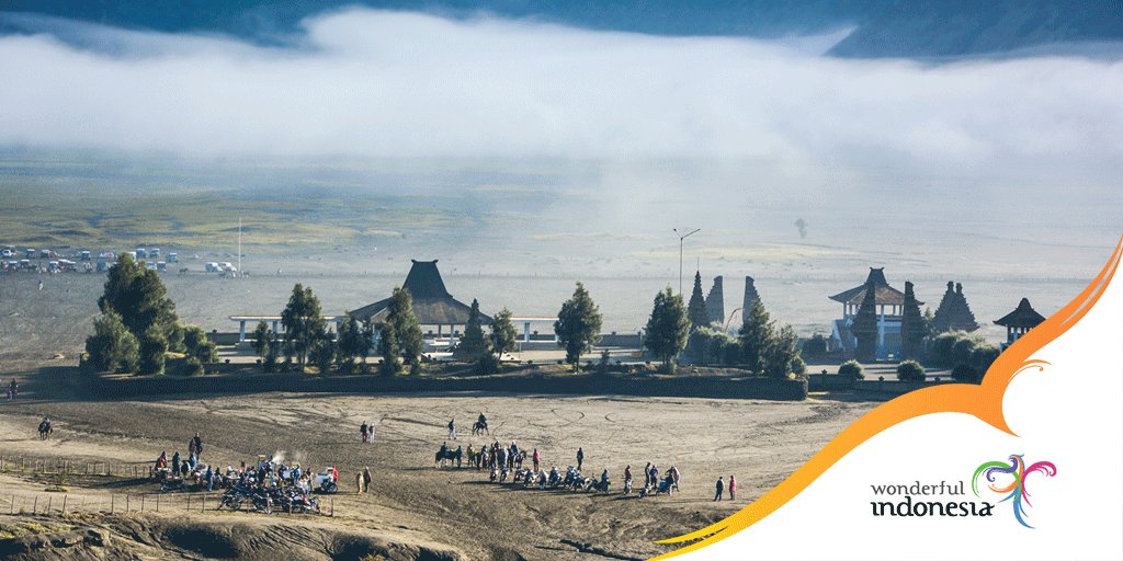 Be the witness of the fascinating ritual ceremony of Yadnya Kasada at Mt. Bromo in July 2016 bit.ly/29Mewsj
