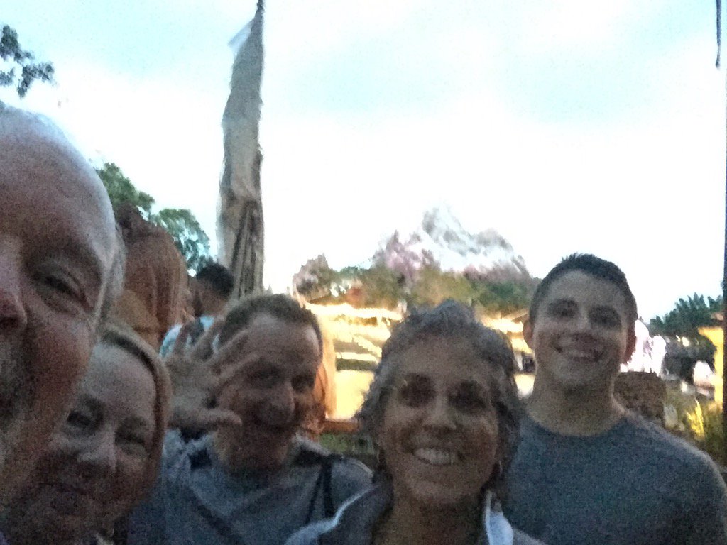 ffox9222's tweet photo. @TeamRUSH27 @CoUrTnEy_hugs14 @stevejhyer #funatmounteverest https://t.co/ZaER4LcGvj