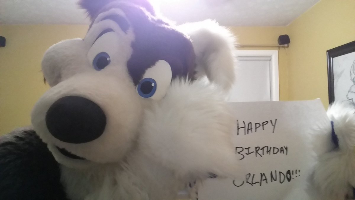 MiloPuppyDog's tweet photo. Heeey happy birthday @Orlando_Fox! Hope it's been a good one :) https://t.co/XwgxhCKmeQ