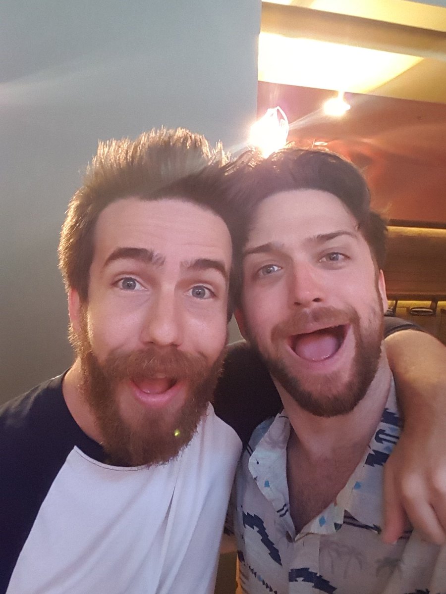 AplatypussTV's tweet image. It's happening! @JonsandmanTv #noteeth