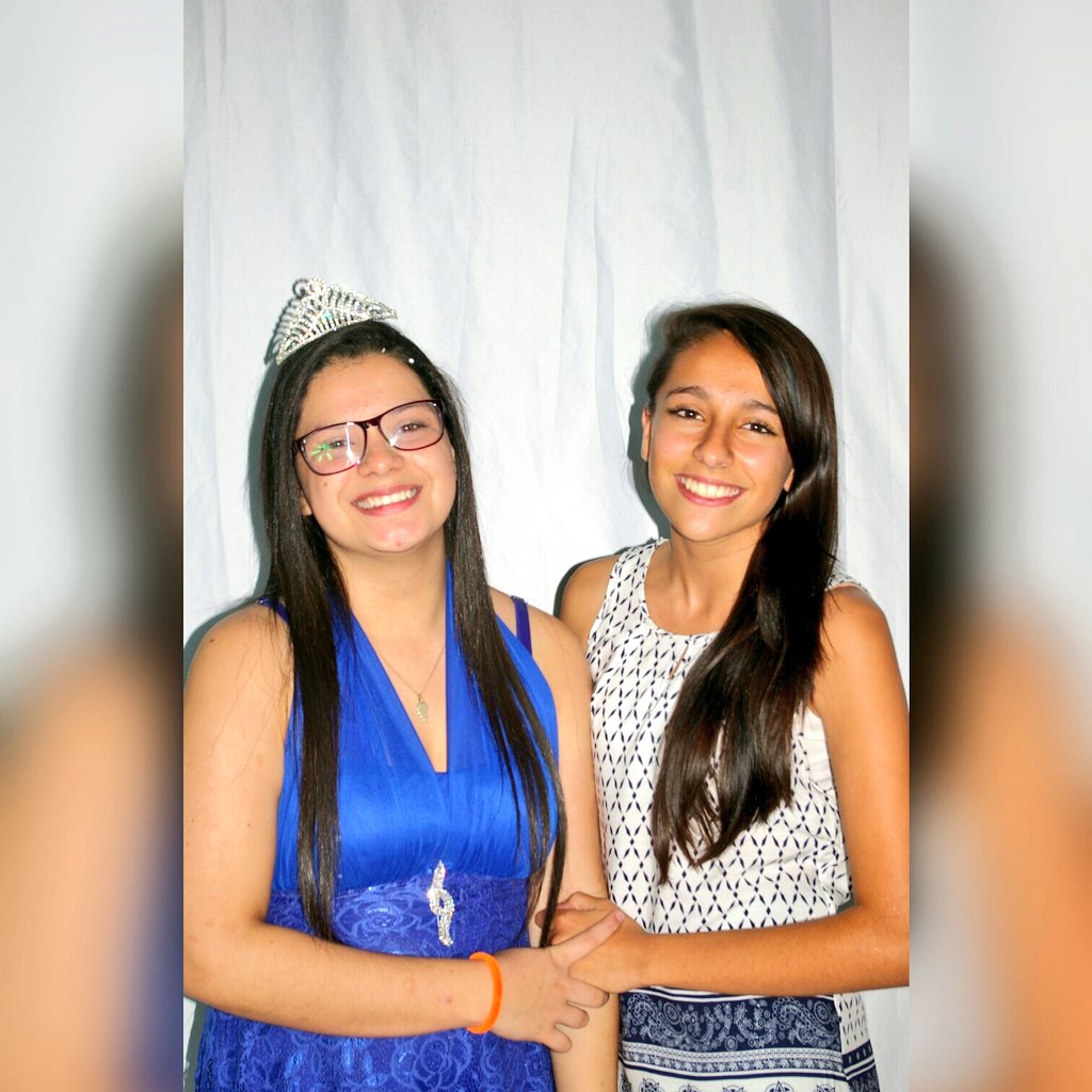 NazarethNav's tweet image. #mejor_amiga 😍👭