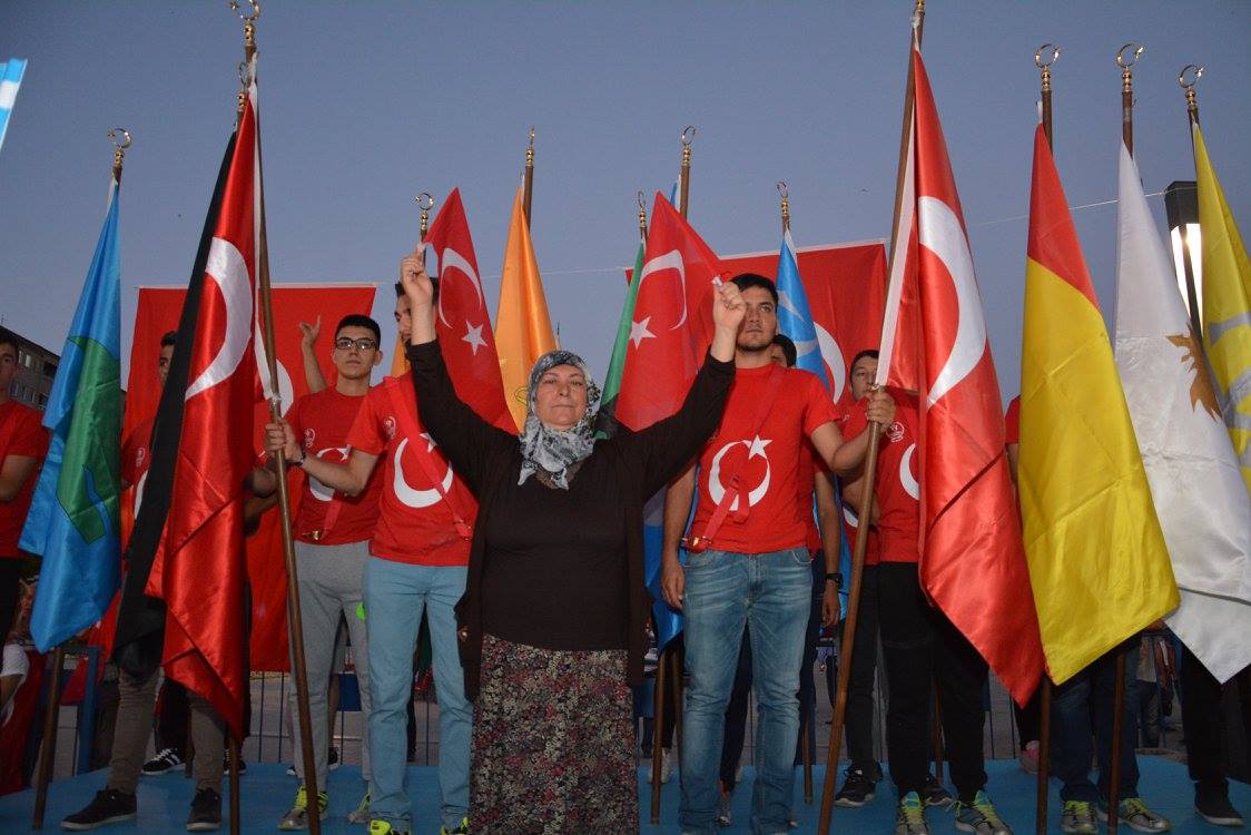 GSB_Kirsehir's tweet photo. Tüm personellerimiz ve gençlerimizle demokrasi nöbetimiz devam ediyoruz. 
#MilletçeMeydanlardayız #DarbeyeHayır https://t.co/5bZqBrk4Os