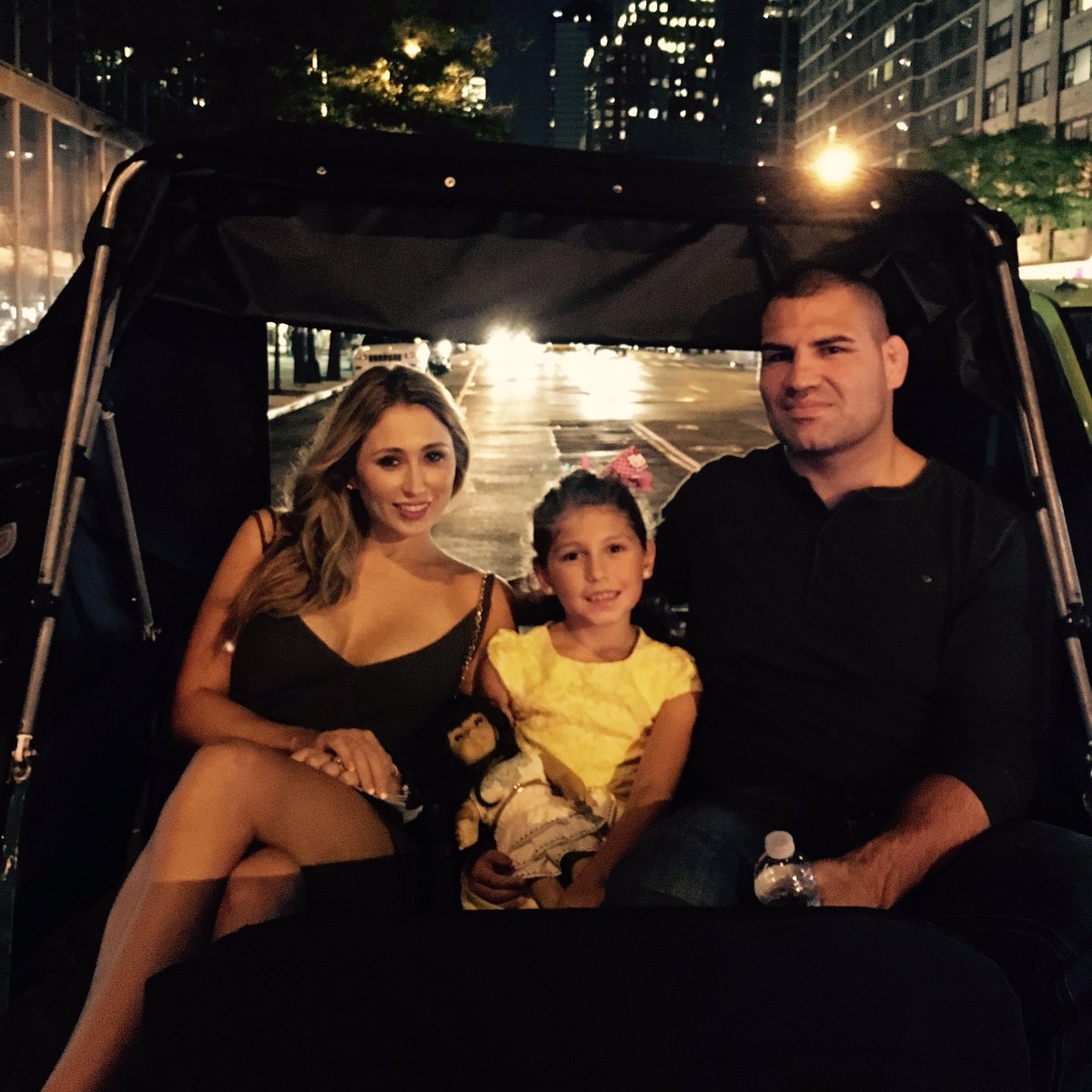 Cain Velasquez on Twitter: &amp;quot;NYC is an amazing city. A carriage ride around Central Park with my girls is priceless. #family #nyc https://t.co/Hosl8xSNwk&amp;quot; / Twitter
