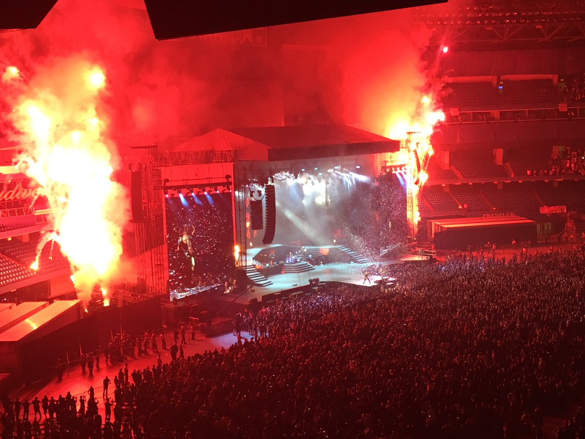 Rogers Centre (@rogerscentre) on Twitter photo Thank you <a href="/gunsnroses/">Guns N' Roses</a> for blowing the roof off our house! Come back again!! #NotInThisLifetime Thank you <a href="/gunsnroses/">Guns N' Roses</a> for blowing the roof off our house! Come back again!! #NotInThisLifetime