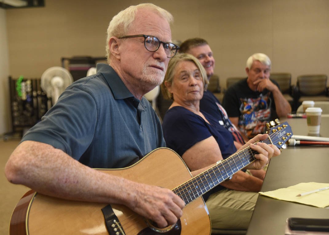 TimesFreePress's tweet photo. Program helps local veterans, July 16 victims' families turn traumatic memories into music
https://t.co/nhMAmYkINE https://t.co/yhQCc7x3X1