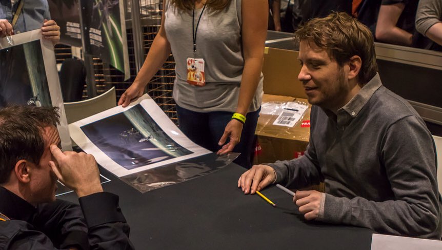 p4ulmcque's tweet image. Gareth Edwards was signing #RogueOne prints with £ going to angelmanuk.org #SWCE #SWCEpics