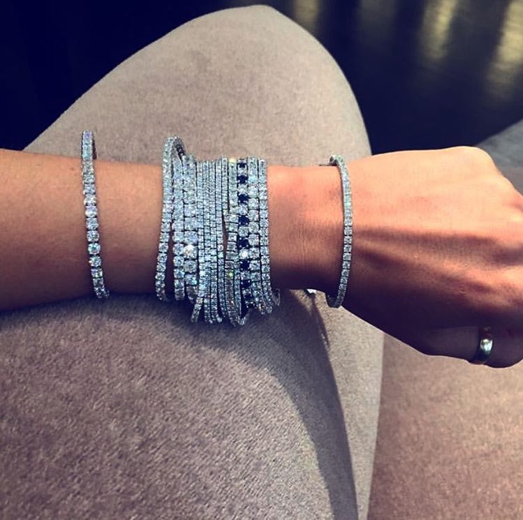 xCHAMPAGNEGEMx's tweet photo. #MyLoveAffairWithDiamonds with #MaterialGoodNY for #SundayStack!
#YourDailyDoseOfSparkle #ChampagneGem https://t.co/TAYt3OQjHe