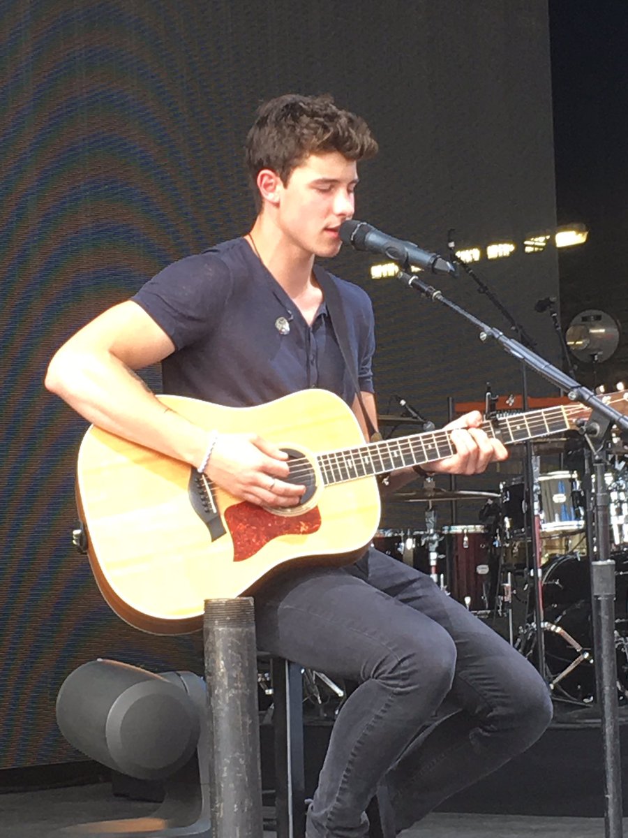 graceyterrell's tweet photo. the concert tonight was beyond amazing #ShawnWorldTourStAugustine @ShawnMendes @M_Michaela_M https://t.co/zW84gGqRCS