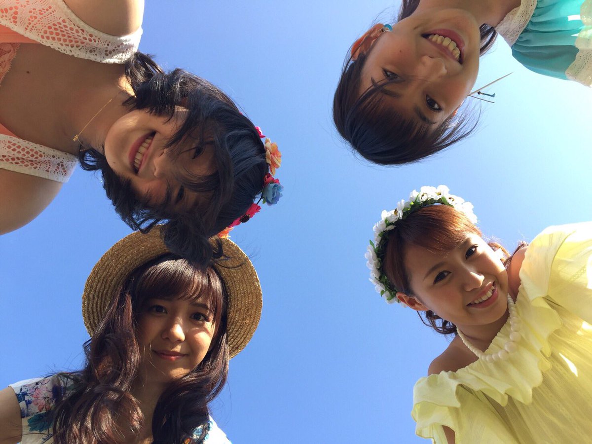 JuiceJuice_uf's tweet image. 高木です😎朋子の撮影中に他の4人で遊んでました〜。おしゃれな写真とろーって笑。#lastcode #11.7武道館 #フォロワー増やそう大作戦