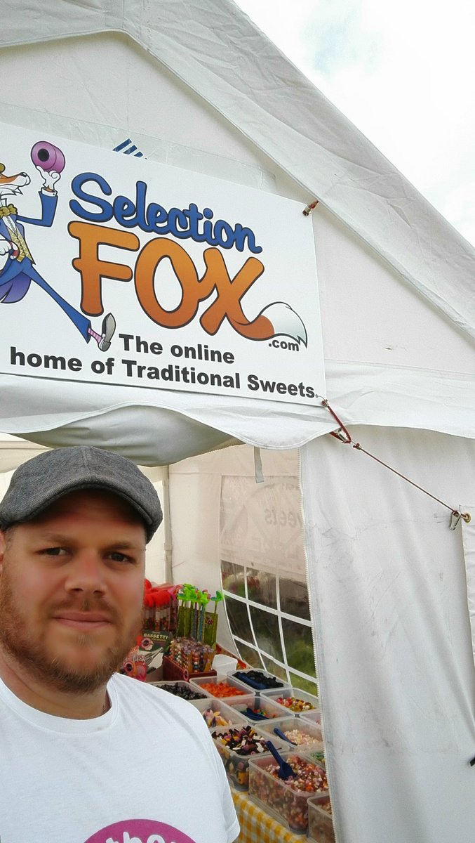 Stunning Fox spotted at Yummy Yorkshire Tractor Fest today!!! #barnsleyisbrill
