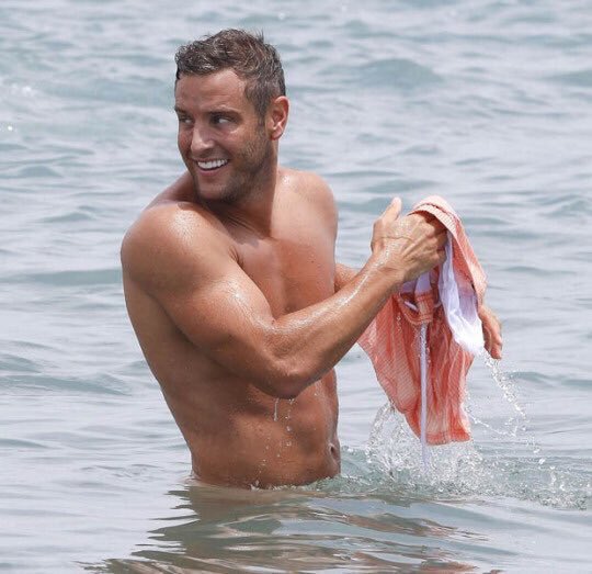 YourGuyCandy's tweet photo. Well @elliottwright_ knows how to treat us. What a beautiful bum. https://t.co/HnjWIHp171