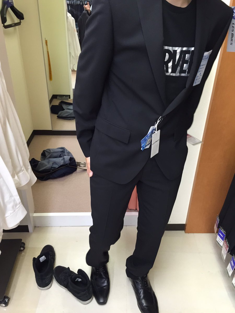 shio_kosuke's tweet photo. スーツ見に行って買いましたー！似合うよ(@￣ρ￣@)結婚式楽しんでください！ https://t.co/fDSmShfF4g