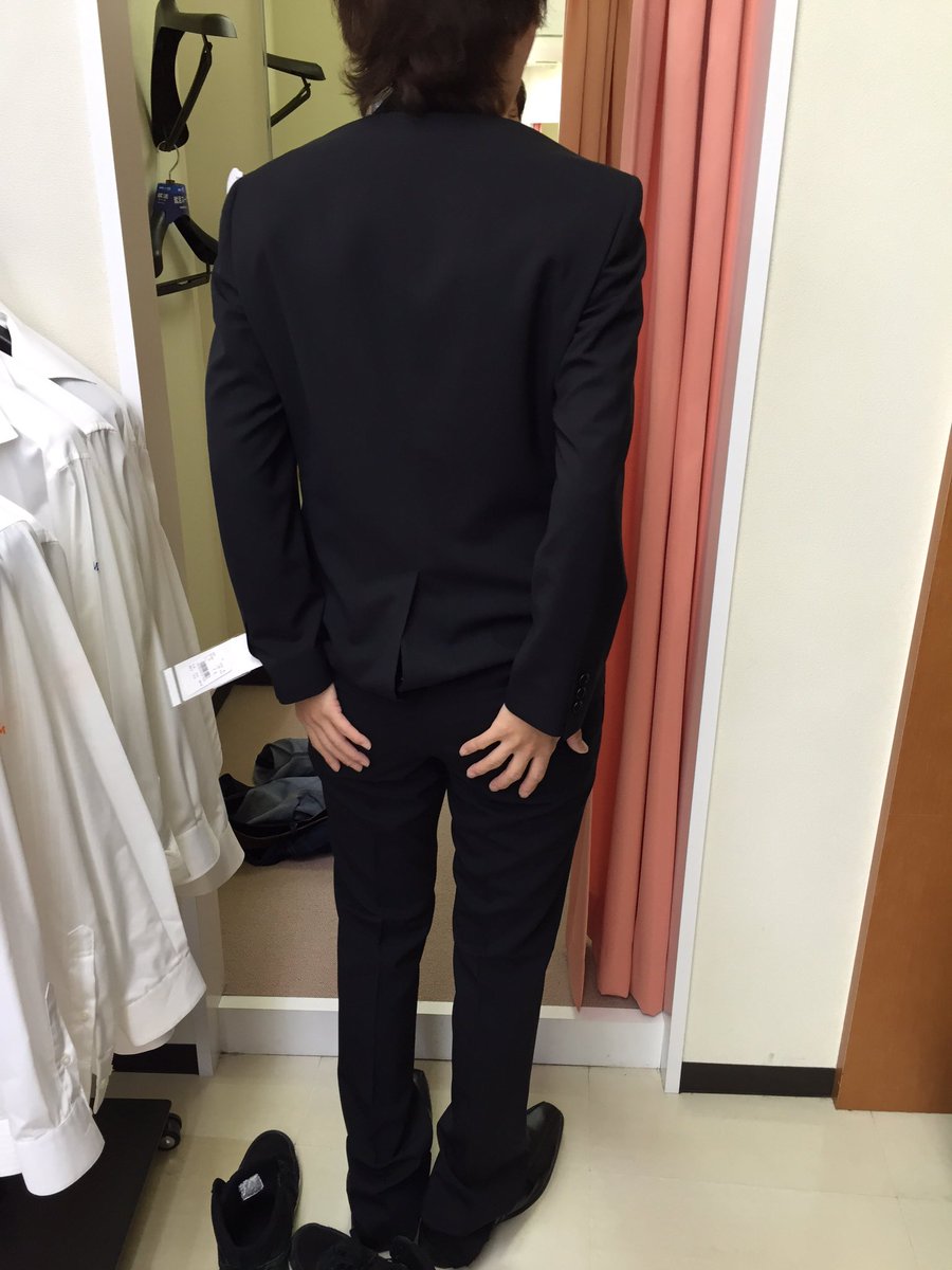 shio_kosuke's tweet photo. スーツ見に行って買いましたー！似合うよ(@￣ρ￣@)結婚式楽しんでください！ https://t.co/fDSmShfF4g