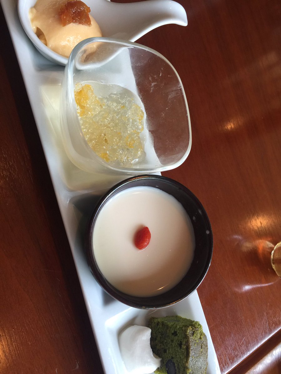 Monet A Twitter ランチデザートで杏仁豆腐を 母が食べていて この赤い枸杞の実ね と話してくれたのは 昔家の玄関前に枸杞の木があったそうで見てみたかったなぁと言ったら グミよりも赤い実だけど 木は綺麗でもなくて棘があるんですもの なんだそう Monet A Twitter ランチデザートで杏仁豆腐を 母が食べていて この赤い枸杞の実ね と話してくれたのは 昔家の玄関前に枸杞の木があったそうで見てみたかったなぁと言ったら グミよりも赤い実だけど 木は綺麗でもなくて棘があるんですもの なんだそう