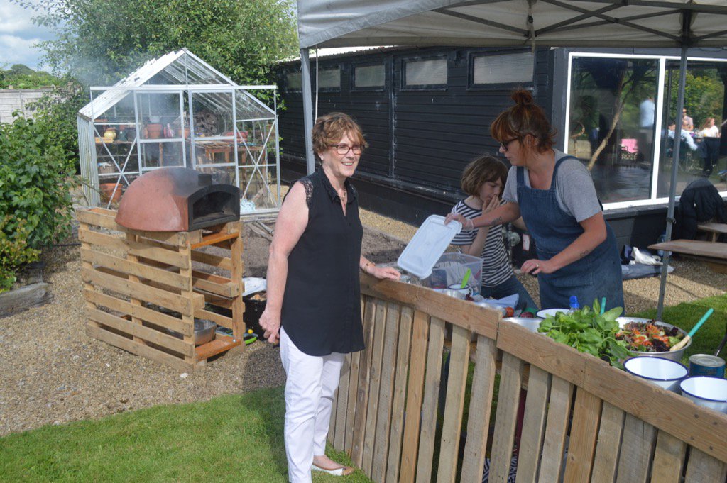 GMBespokeEvents's tweet image. Clay pizza ovens fired up and ready to go #weddinghour #Eventplanning