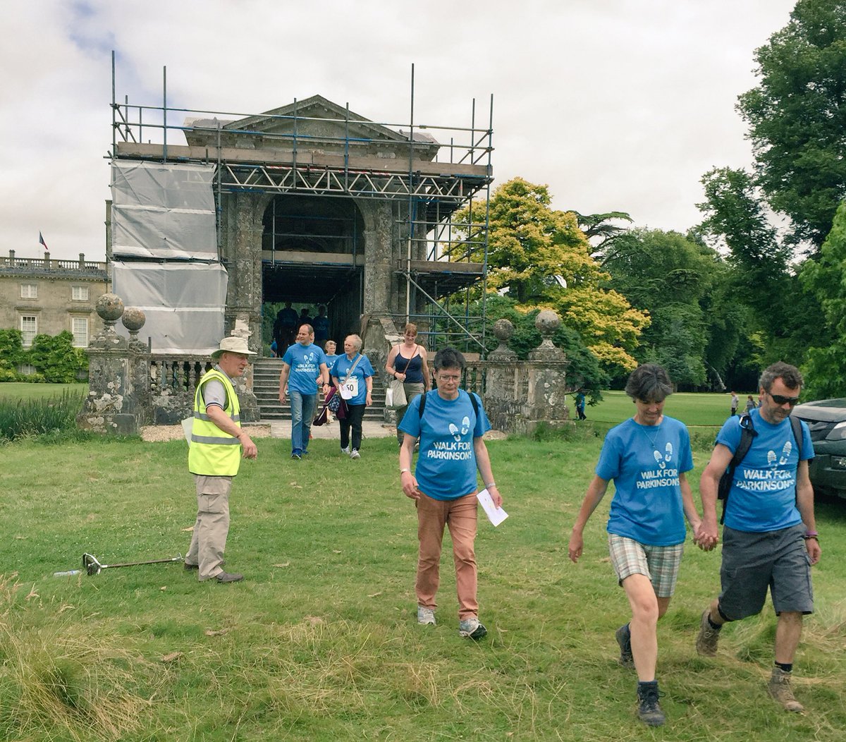 Andy Rhind-Tutt (@andyrt) on Twitter photo Beautiful day at <a href="/WiltonHousePMH/">Wilton House</a> helping <a href="/WiltonRotaryuk/">Wilton Rotary Club</a> Marshall <a href="/ParkinsonsUK/">Parkinson's UK</a> walk <a href="/EmScotcher/">Emily Scotcher</a> @jrphotographer Beautiful day at <a href="/WiltonHousePMH/">Wilton House</a> helping <a href="/WiltonRotaryuk/">Wilton Rotary Club</a> Marshall <a href="/ParkinsonsUK/">Parkinson's UK</a> walk <a href="/EmScotcher/">Emily Scotcher</a> @jrphotographer