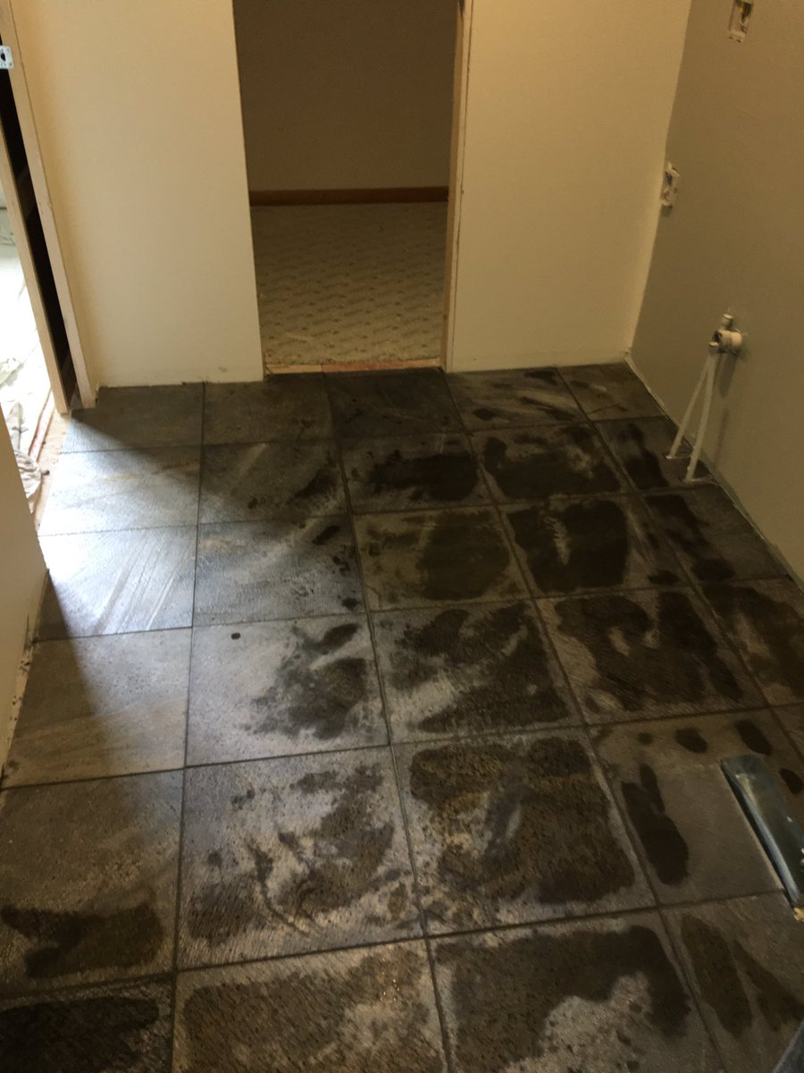 tkdstile's tweet photo. Done on time!  Two bathrooms at the same time. #efficiency @Blairtile @kdsmadison @TheTileShop https://t.co/MAo1mau7mR