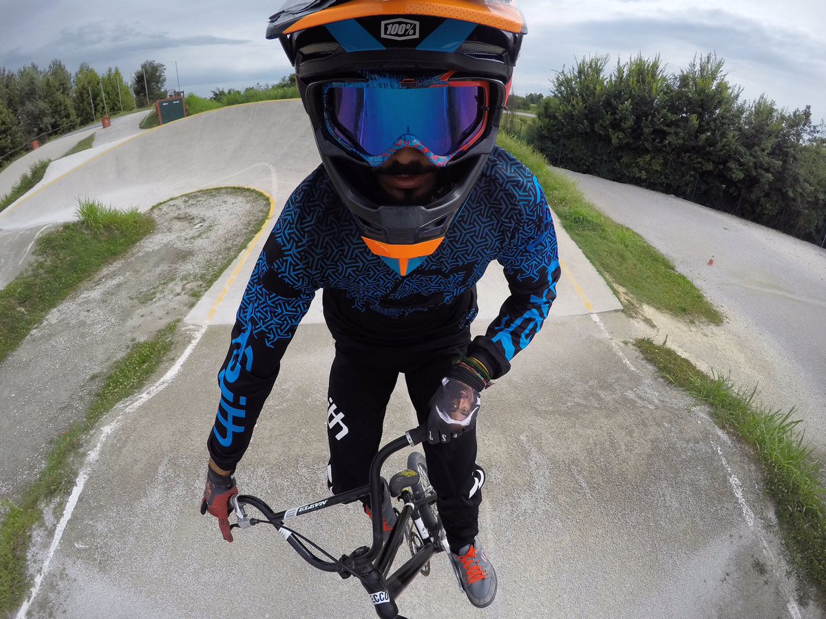 torradocoso's tweet image. #SelfieSunday wearing the best race gear from @ride100percent #faithrace @oakley @5Ten shoot using @GoPro #TCoach