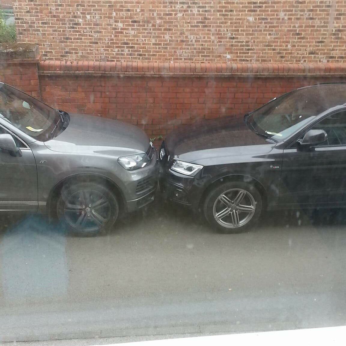 twootrueowl's tweet photo. #Parking outside the flat is not the best! #busyweekend #tourists #Whitby #PirateWeekend #park https://t.co/hLwdbylOPs