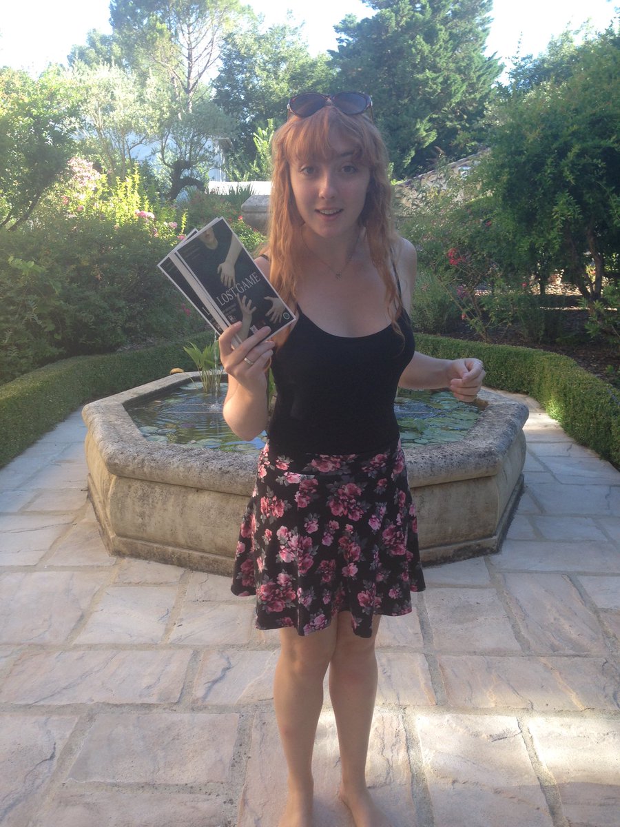 decoupageco's tweet image. Marie-laure is ready for Avignon's streets! #lostgame @avignonleoff