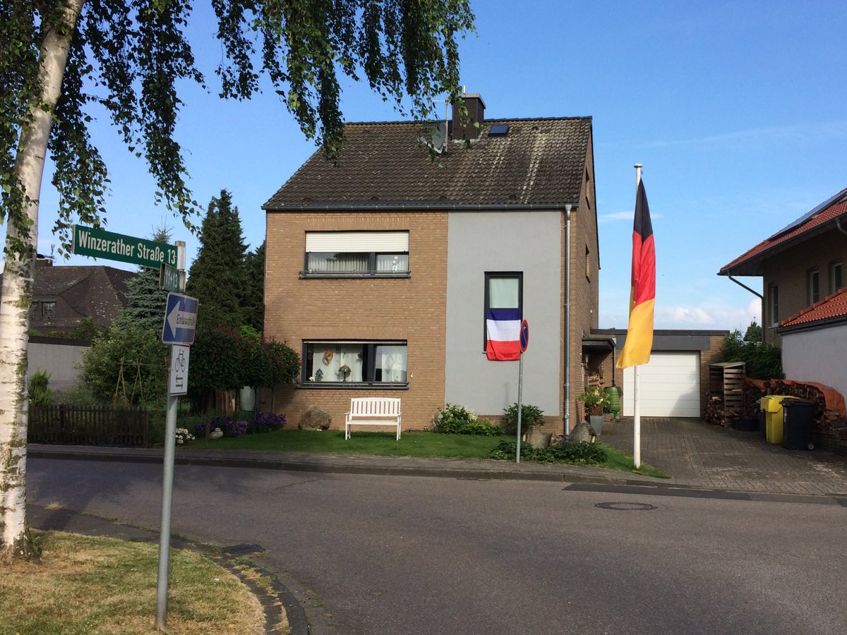 This morning in my village - huge compassion with our French neighbors.<a href="/Riquet28/">Eric SELLIER</a> @mspoetter @EMCFrance