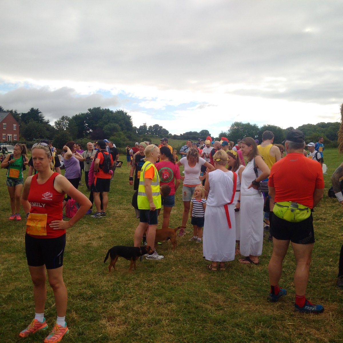 ultralouweezy's tweet photo. @ukmarathonchat a seriously surreal start line for the #DorsetInvader 😂😂 if I slept, i'd think I was dreaming!!😮 https://t.co/j8S2oqFX0W
