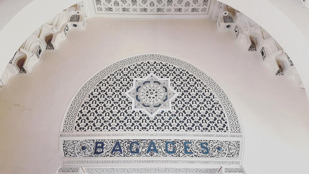 RdeCasabianca's tweet photo. Gare d' #Oran. Terminus tout le monde descend! #algerie #algeria #oran31 #EchappeesBelles #france5 https://t.co/EqgAQscYY8