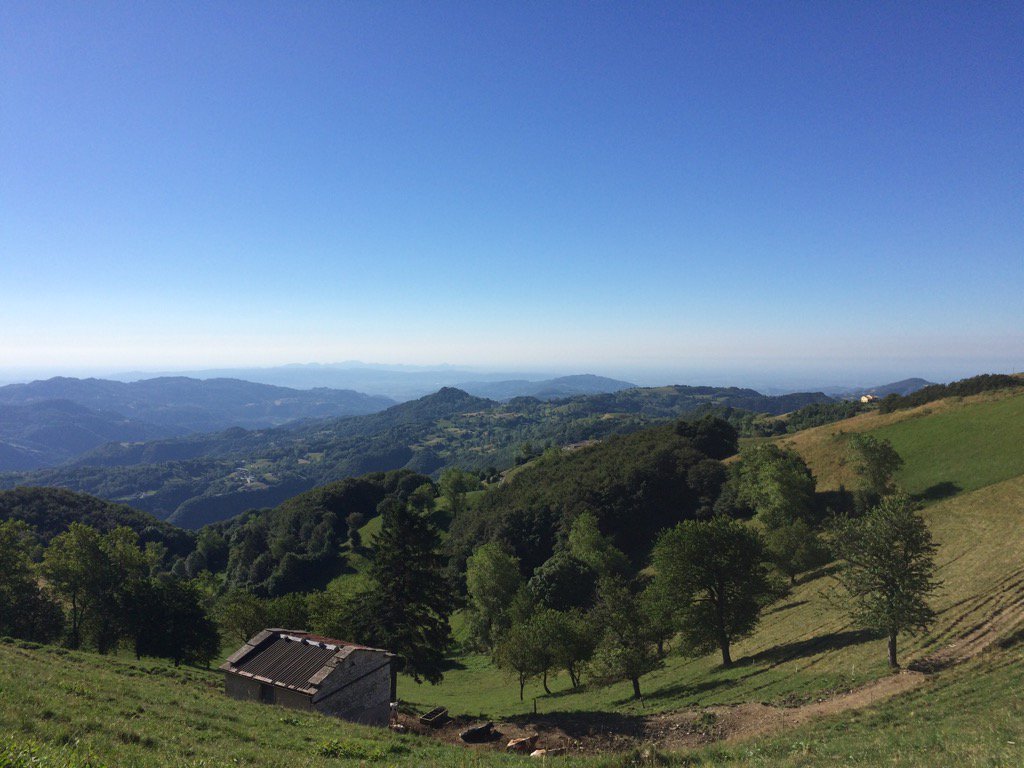 robanzat's tweet photo. Quando l'estate è così limpida, #pedalare è una gioia. #campofontana verso #durlo https://t.co/g7RoYfQMnC
