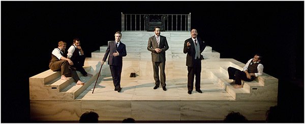 La_Villarroel's tweet photo. #LehmanTrilogy segueix enamorant:"Anar-la a veure és una inversió segura", @moreno_silvia :) https://t.co/erXDcB1WDj https://t.co/EXZ8RKFHpM