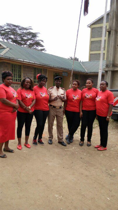 NaWarembo's tweet photo. WaremboNaUhuRu Rehabilitating an aged woman From mitumba slum https://t.co/xCepExb7SQ