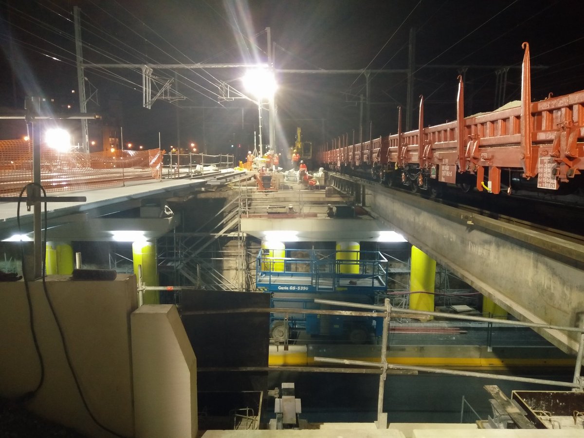 itif_travaux's tweet image. Ils sont beaux les tabliers définitifs du Pont Rail de la rue d&apos;Aubervilliers #travauxdete #engagement #SNCF