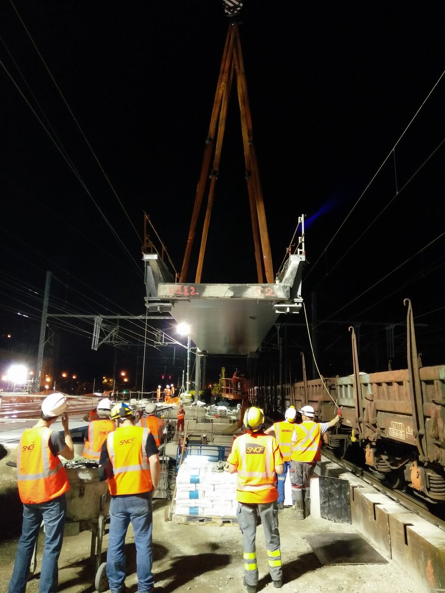 itif_travaux's tweet image. Ils sont beaux les tabliers définitifs du Pont Rail de la rue d&apos;Aubervilliers #travauxdete #engagement #SNCF
