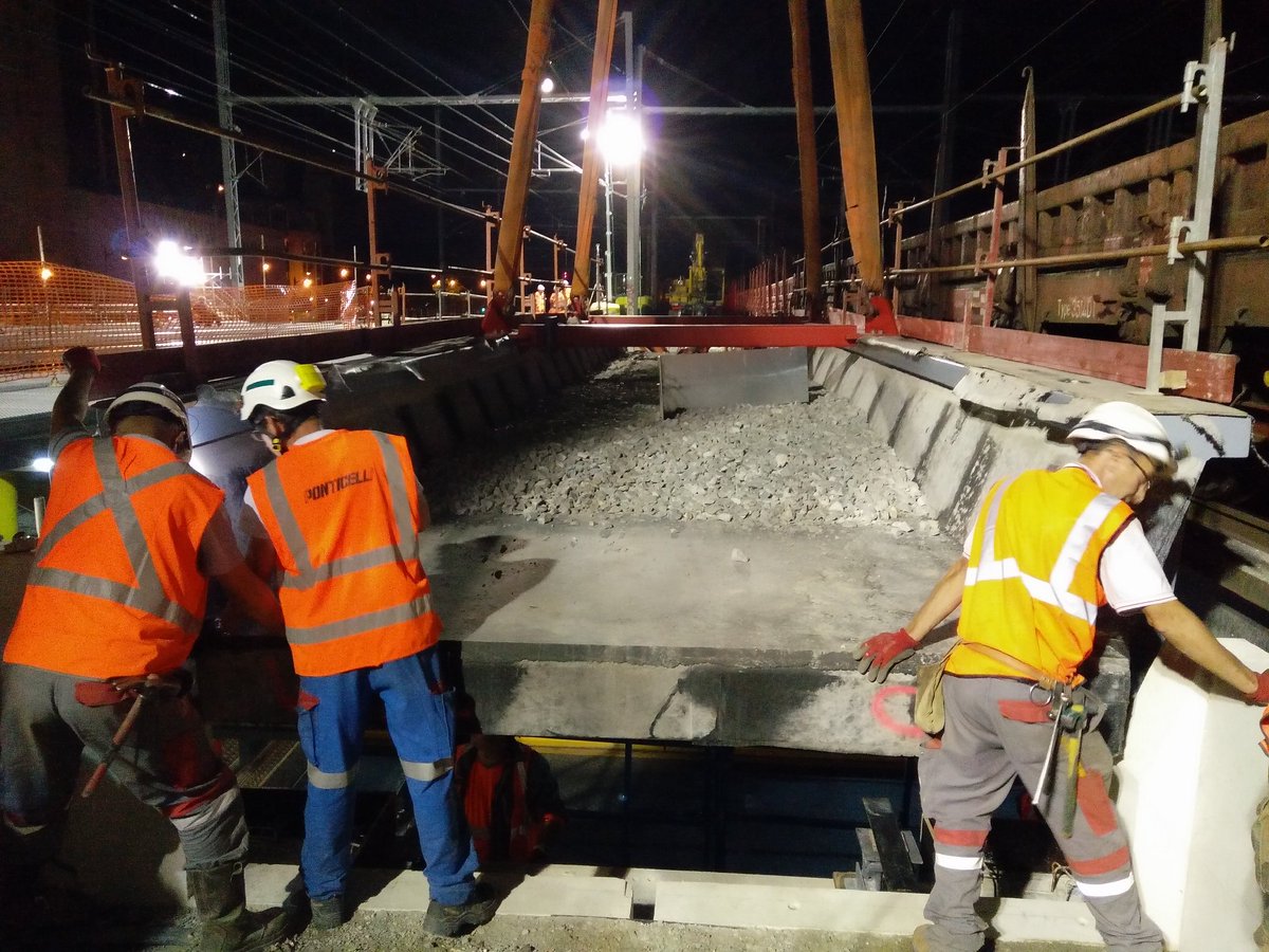 itif_travaux's tweet image. Ils sont beaux les tabliers définitifs du Pont Rail de la rue d&apos;Aubervilliers #travauxdete #engagement #SNCF