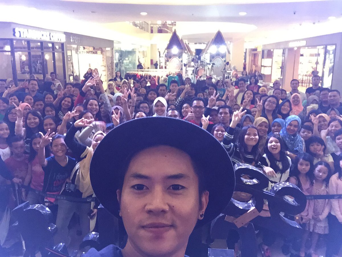 #GENMUSIKASIKMCC nya baru banget dimulai udah rame Sobat GEN aja nih @MalCiputraCbb nonton <a href="/rafaell_16/">Raphael</a> 🙌🙌