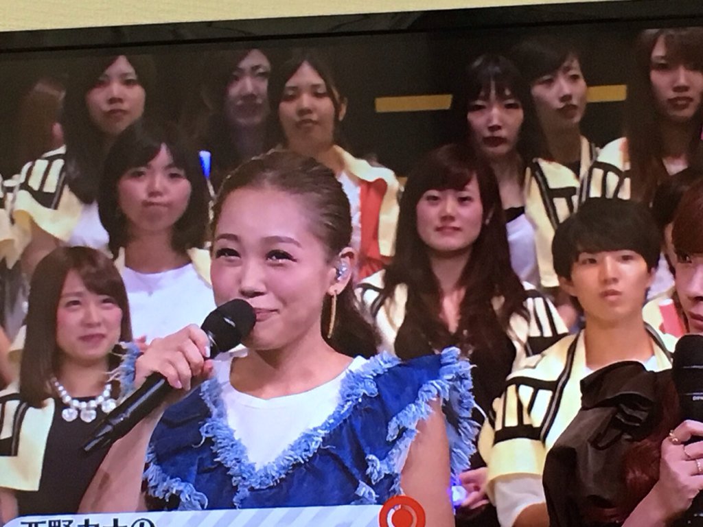 あやぽん テラスハウスのchayちゃんとか舞台裏居て手をふってくれたり 西内まりやちゃんがいたり後ろでも美味しい席でした 西野カナはやはり可愛すぎ 顔小さい 服装可愛い こっちむいて歌うと思ってなかったから顔見ながら曲聞けて幸せでした あやぽん テラスハウスのchayちゃんとか舞台裏居て手をふってくれたり 西内まりやちゃんがいたり後ろでも美味しい席でした 西野カナはやはり可愛すぎ 顔小さい 服装可愛い こっちむいて歌うと思ってなかったから顔見ながら曲聞けて幸せでした
