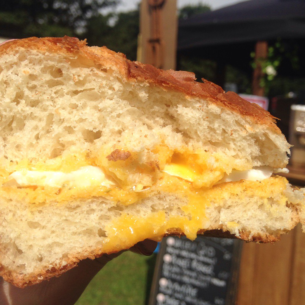 pickledporker's tweet image. #Festival brekkie 😋 Egg on toasted brioche &amp;amp; our smoky burger relish-that'll get us through the day @HorsforthFDFest