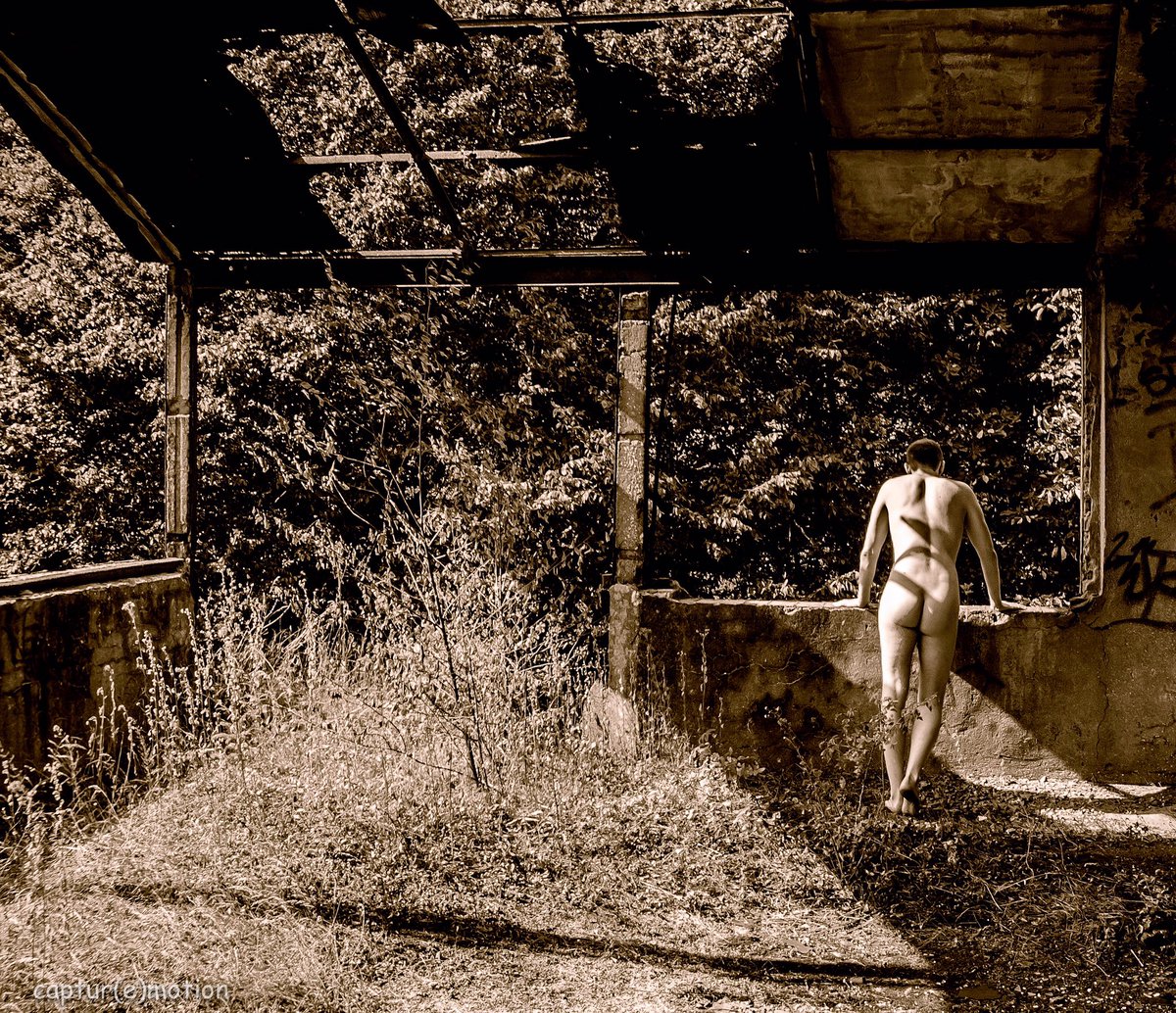 capture_motion's tweet photo. Terrasse #gaymale #gaynude #nudemale #malenude #gayurbex #maleurbex https://t.co/JVcoDaWzhz