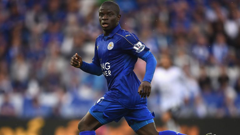 SkySportsPL's tweet image. N'Golo Kante signing hailed by Chelsea boss Antonio Conte. See what he had to say here: skysports.tv/SmxdTH