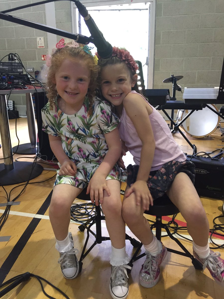 Madison &amp; Zoe at ltpl summer showcase, "walk the dinosaur" #ltpl #music 🎼🎤🎼 <a href="/farnworthrw/">Mrs Whitfield</a>