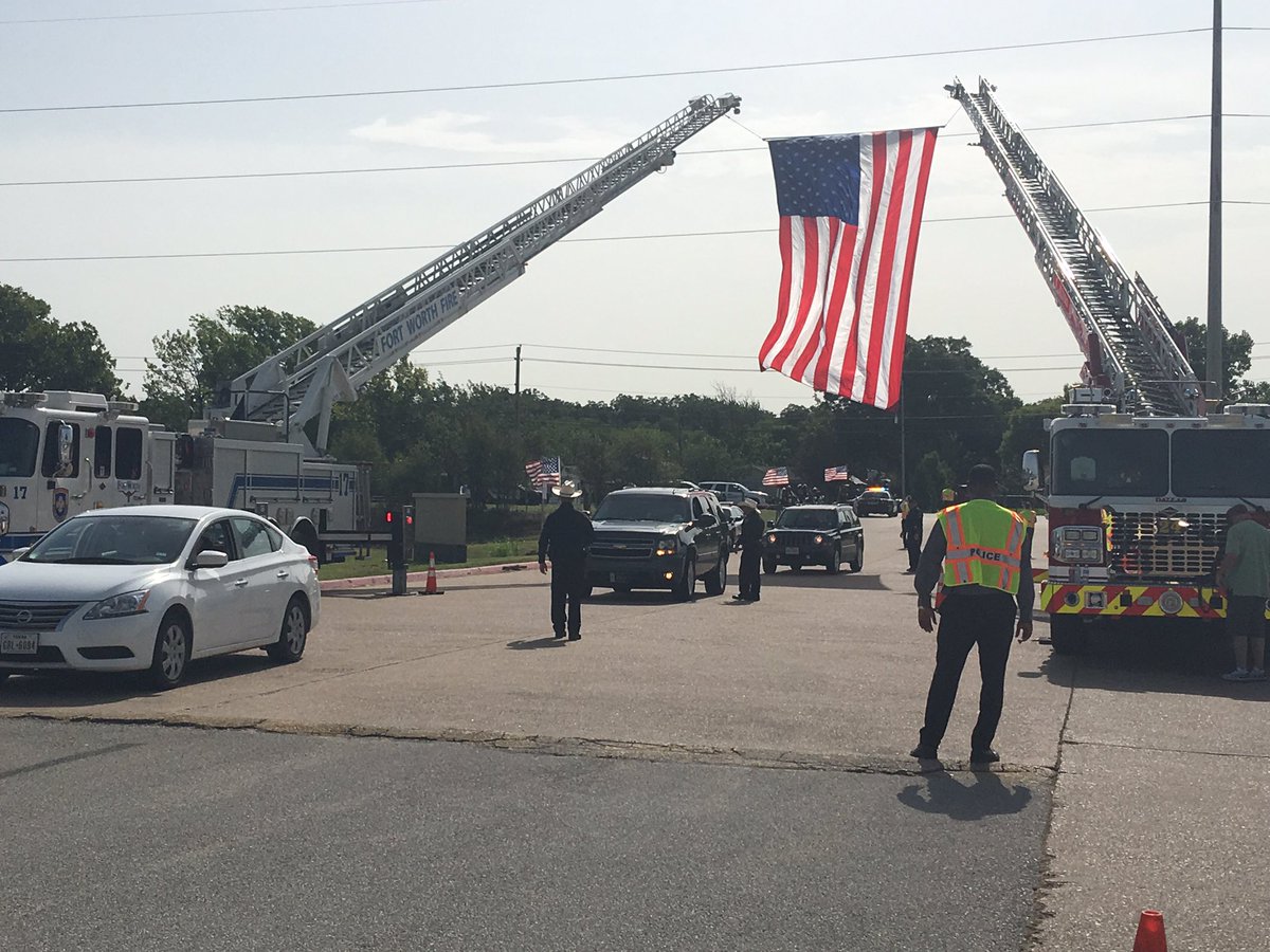 WfaaCody's tweet image. @DallasPD just buried 5 of their fallen, now #BatonRouge has lost 3. #toomuchhate #Hastostop #BackTheBlue