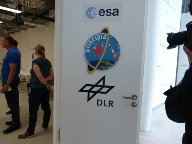 MichaelJEagling's tweet photo. 🏊🚴🏃 Can take you places you never imagined! #down2earth @space2earth with @astro_timpeake @EtchRockUK @UkTriChat https://t.co/gzB7bEG1IC